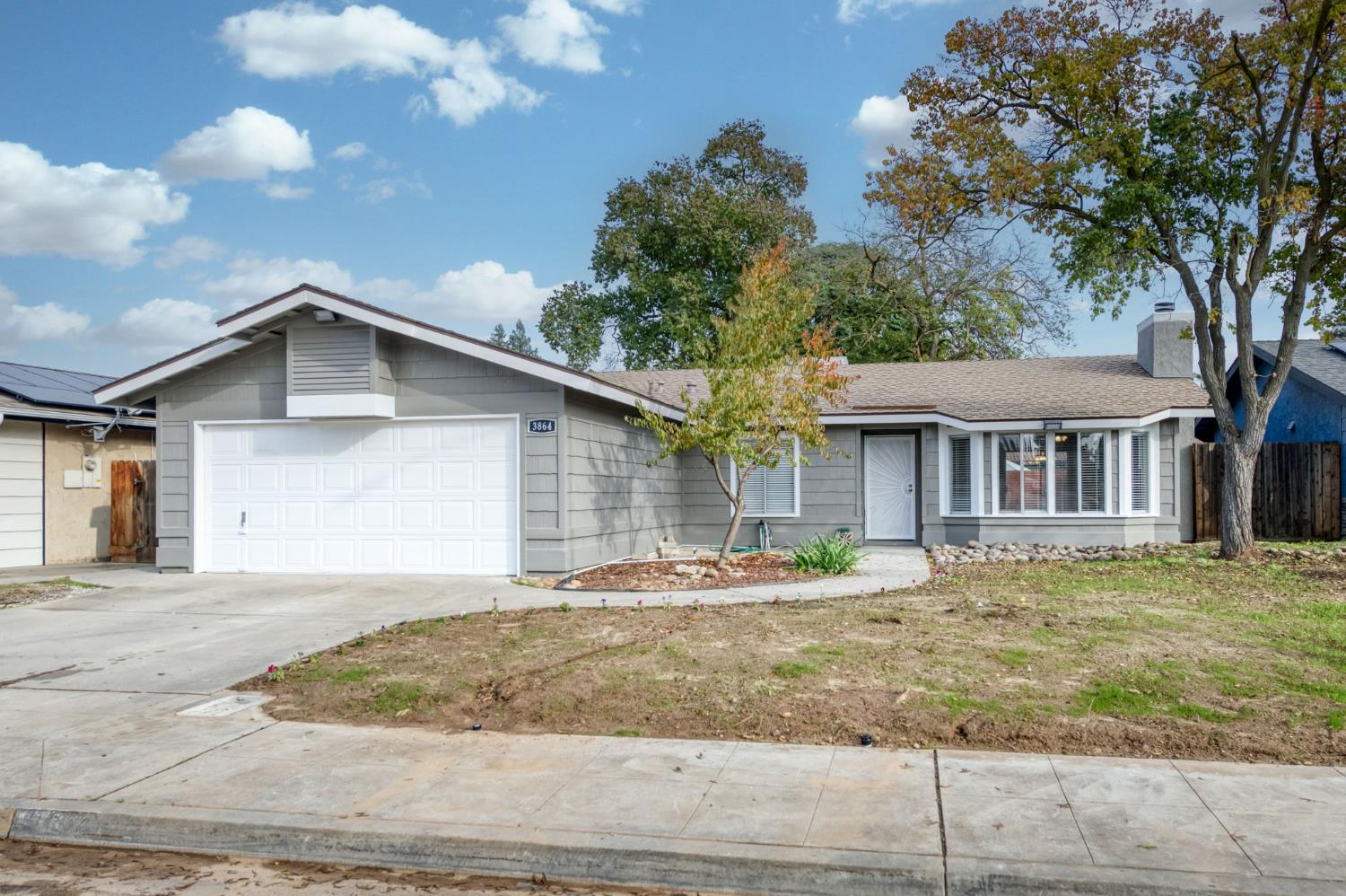 3864 N Forestiere Ave