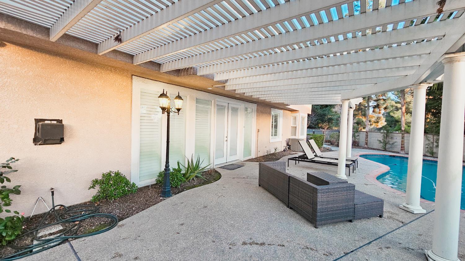 2625 E Sean Ave, Fresno, CA 93720