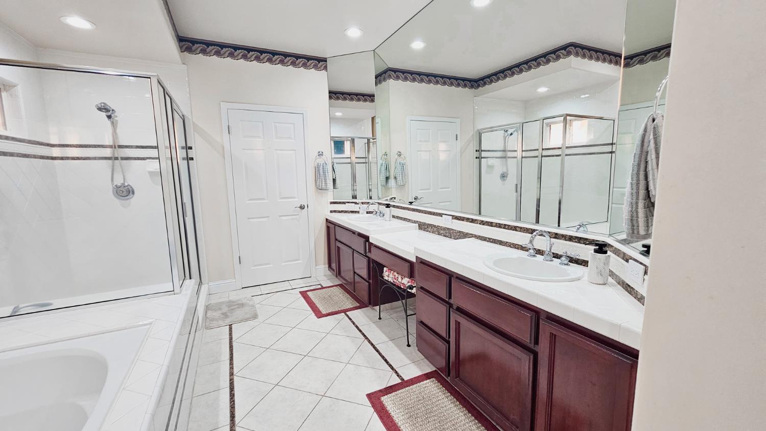 2625 E Sean Ave, Fresno, CA 93720