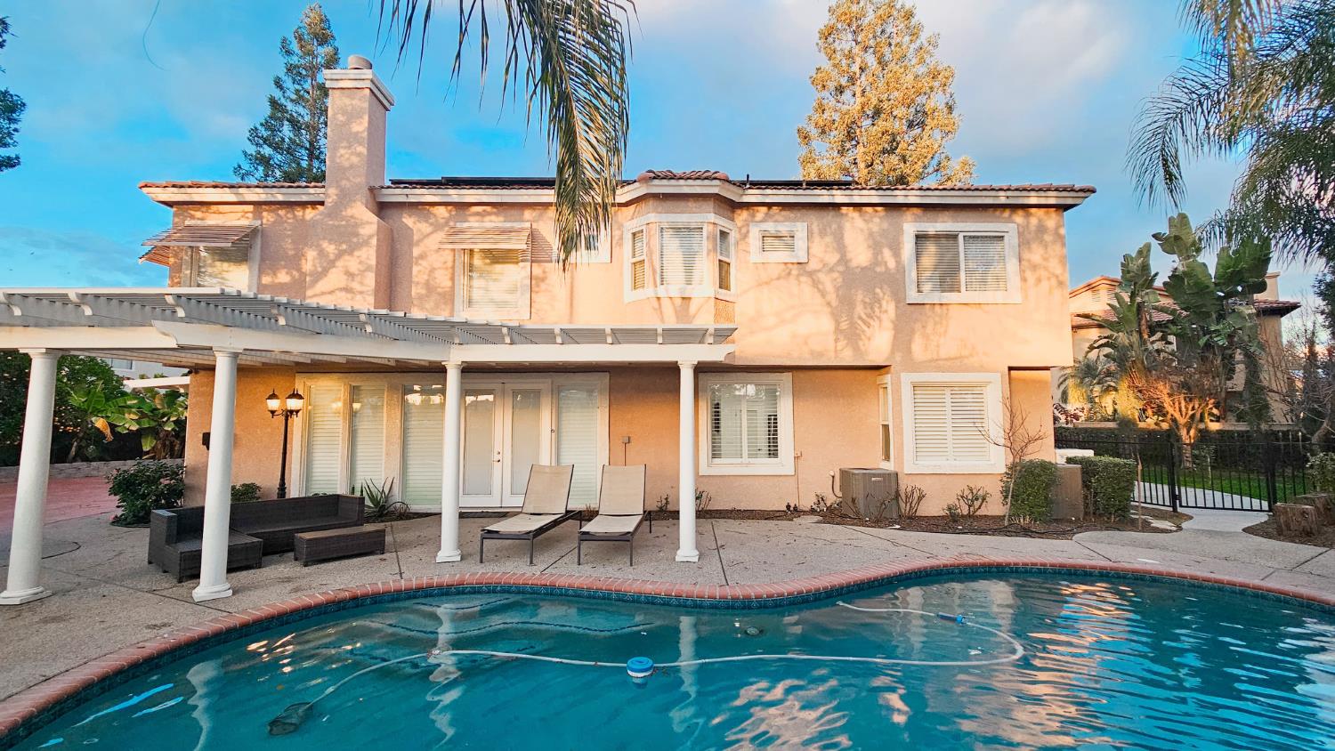 2625 E Sean Ave, Fresno, CA 93720