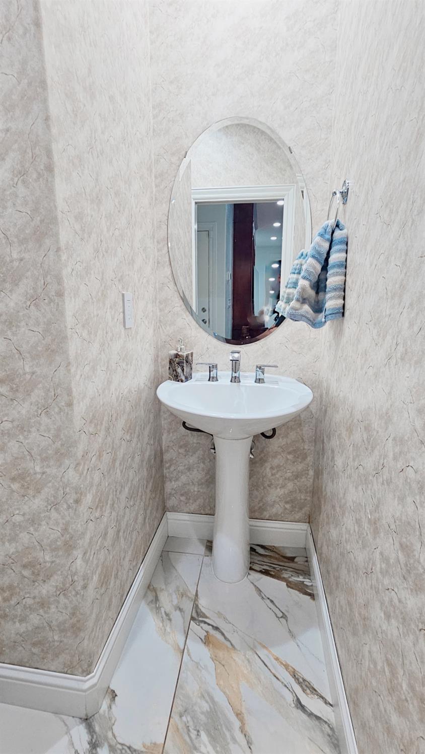 2625 E Sean Ave, Fresno, CA 93720