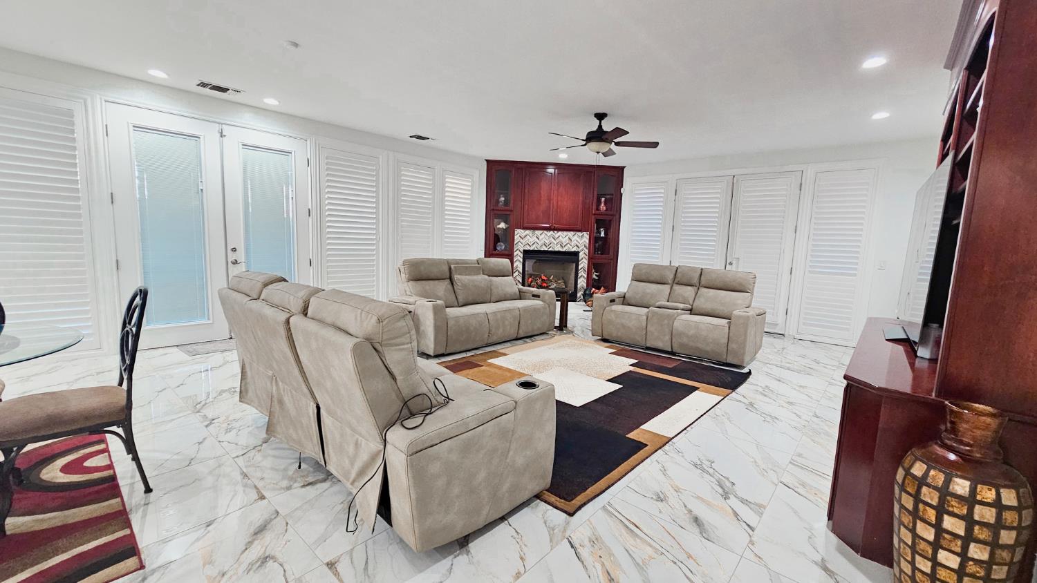 2625 E Sean Ave, Fresno, CA 93720