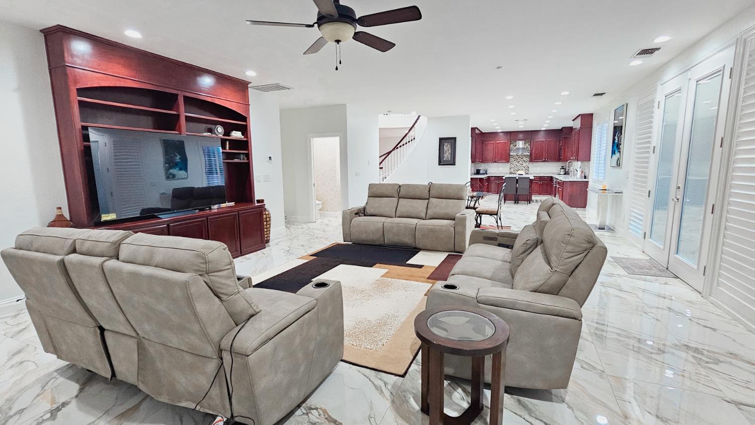 2625 E Sean Ave, Fresno, CA 93720