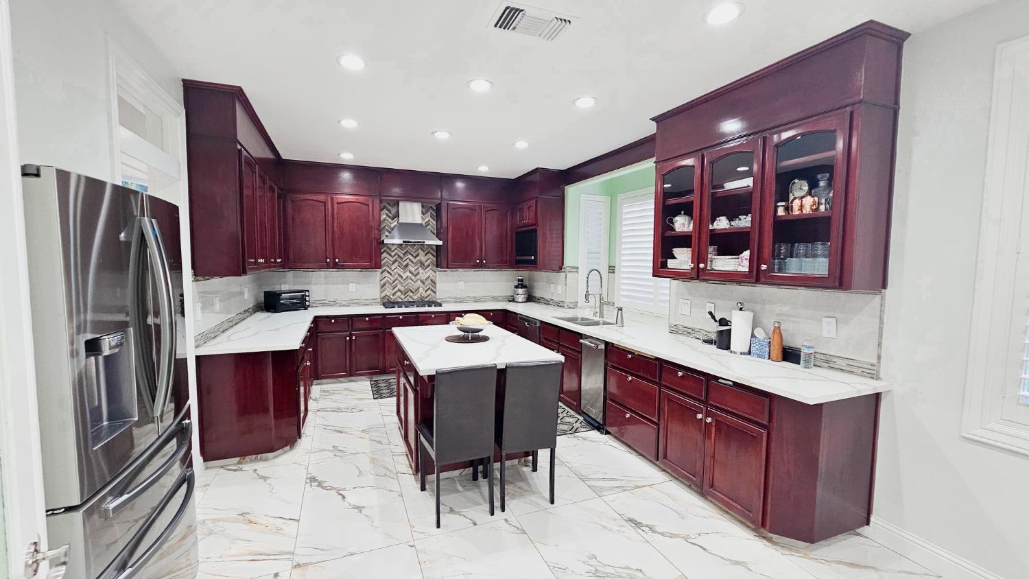 2625 E Sean Ave, Fresno, CA 93720