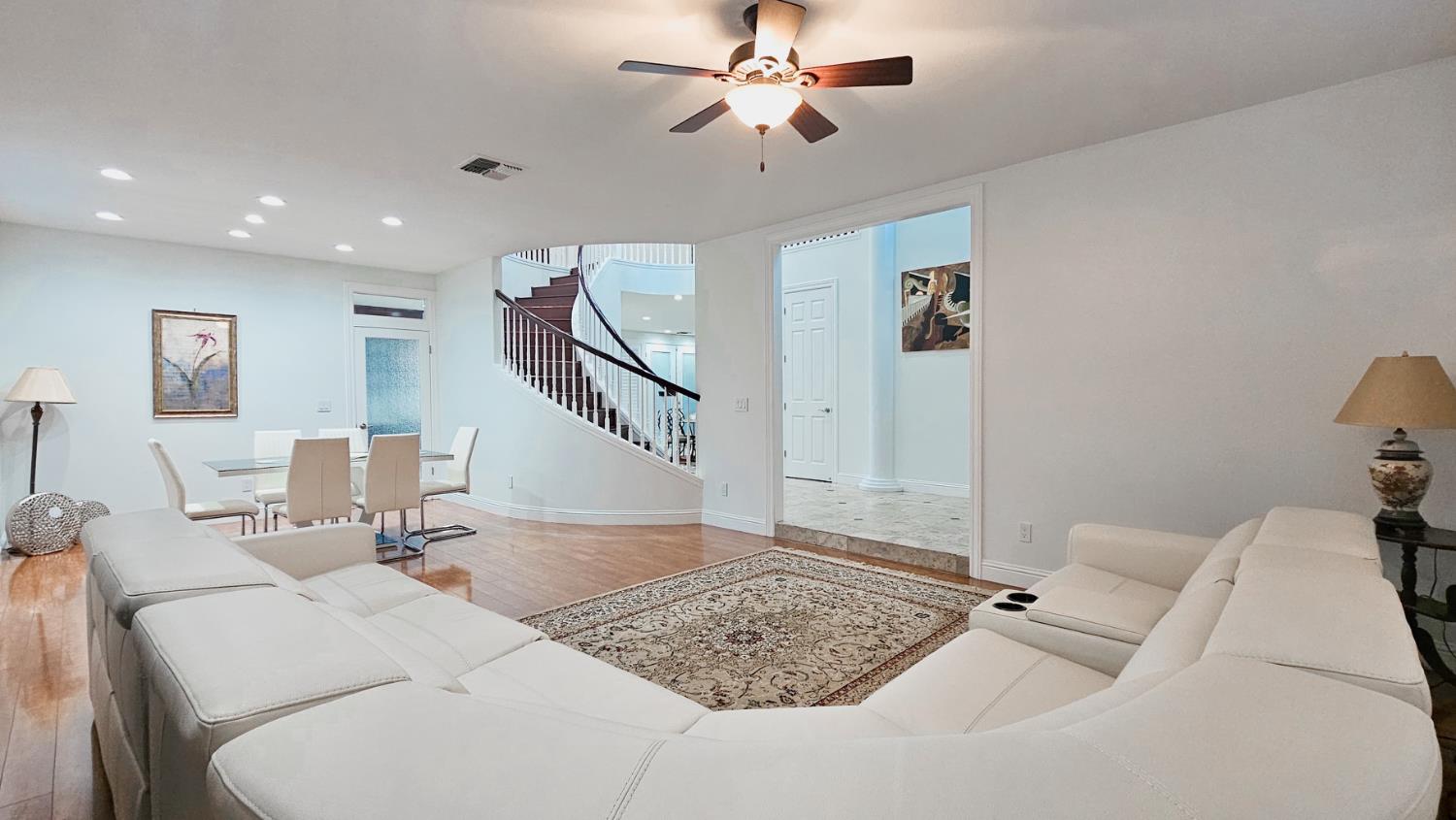 2625 E Sean Ave, Fresno, CA 93720