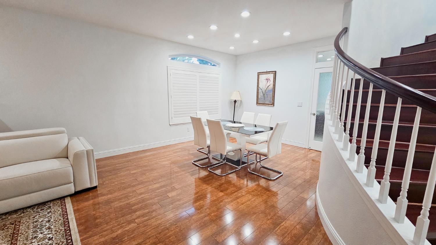 2625 E Sean Ave, Fresno, CA 93720