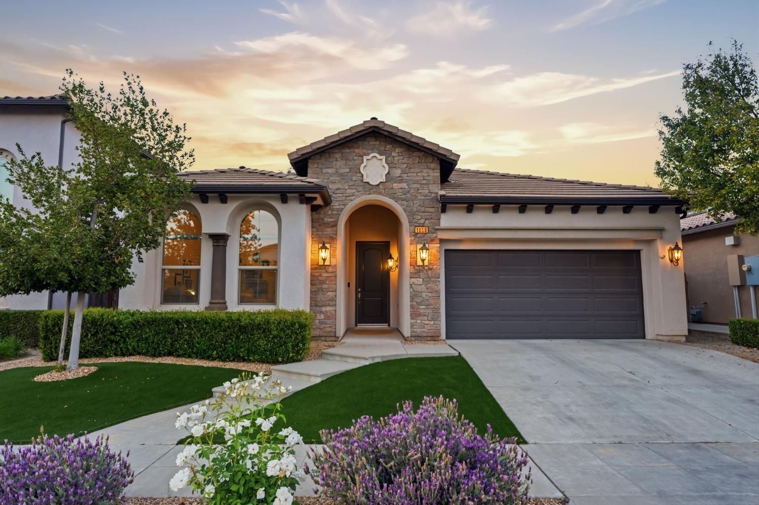 1850 E Green Sage Ave